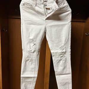 Judy Blue White Skinny Distressed Jeans. Only worn once size 7